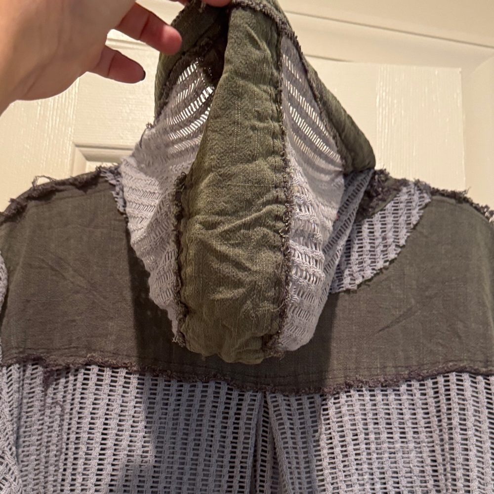 POL women’s Two-Tone crochet like Hooded Utility Jacket in Gray and Olive NWOT - Picture 15 of 16